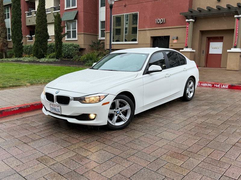 Used 2014 BMW 320i Sedan RWD image 4