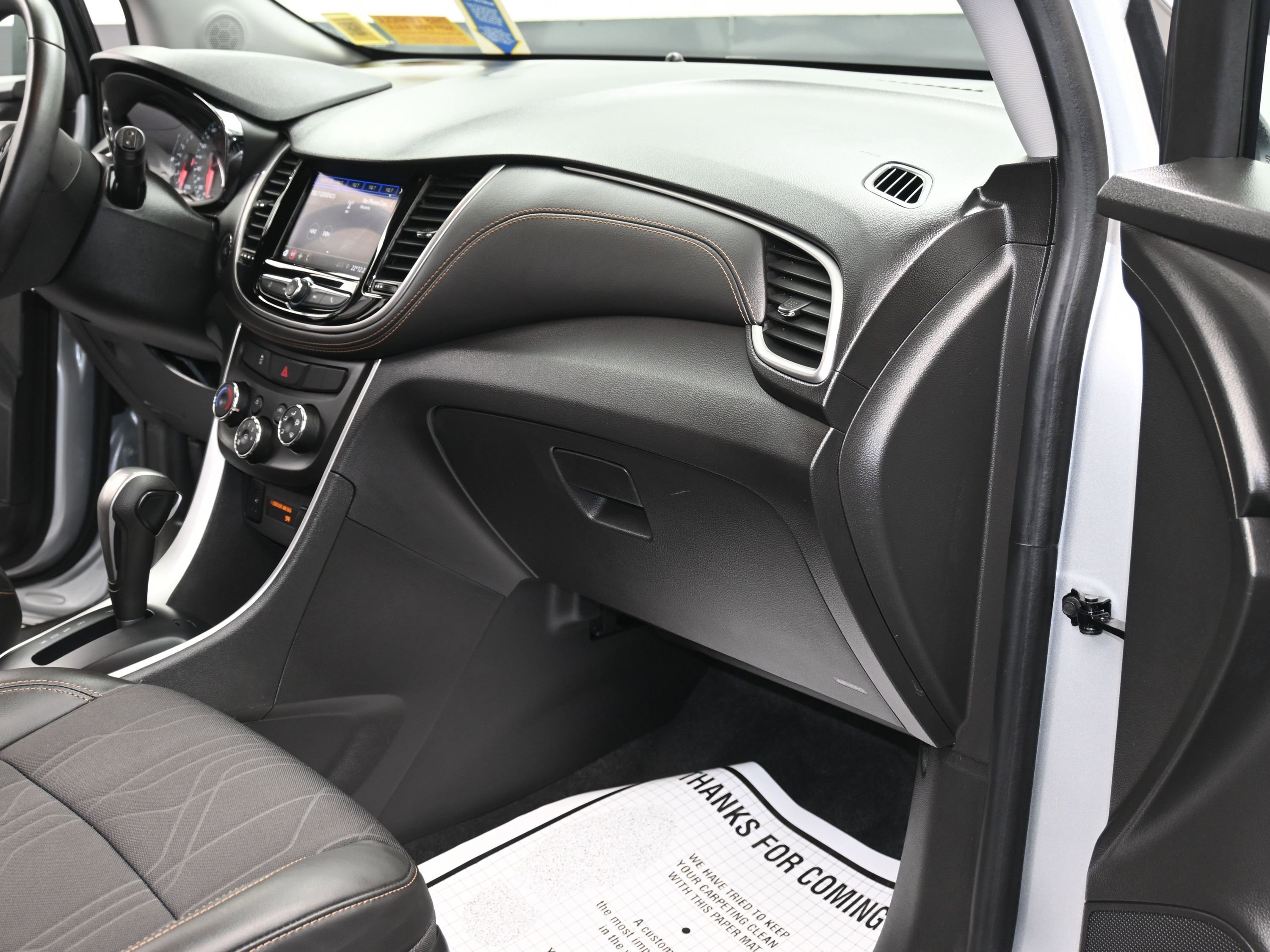 Used 2022 Chevrolet Trax LT w/ LT Convenience Package image 29