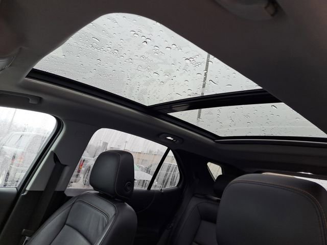 Used 2018 Chevrolet Equinox Premier image 6