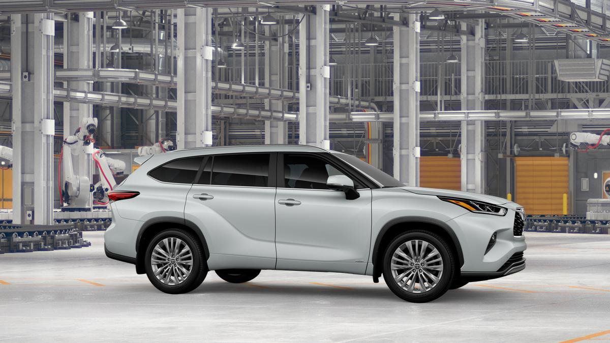 New 2026 Toyota Highlander Platinum image 13