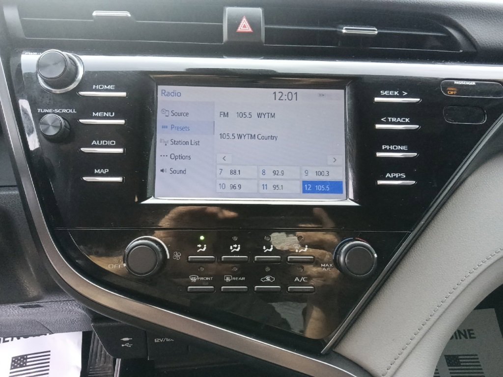 Used 2019 Toyota Camry LE w/ Phone Cable & Charge Package image 20