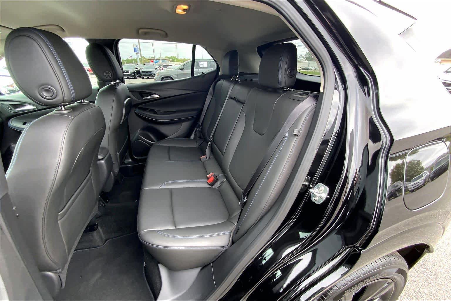 Used 2025 Buick Encore GX Sport Touring w/ Advanced Technology Package image 20