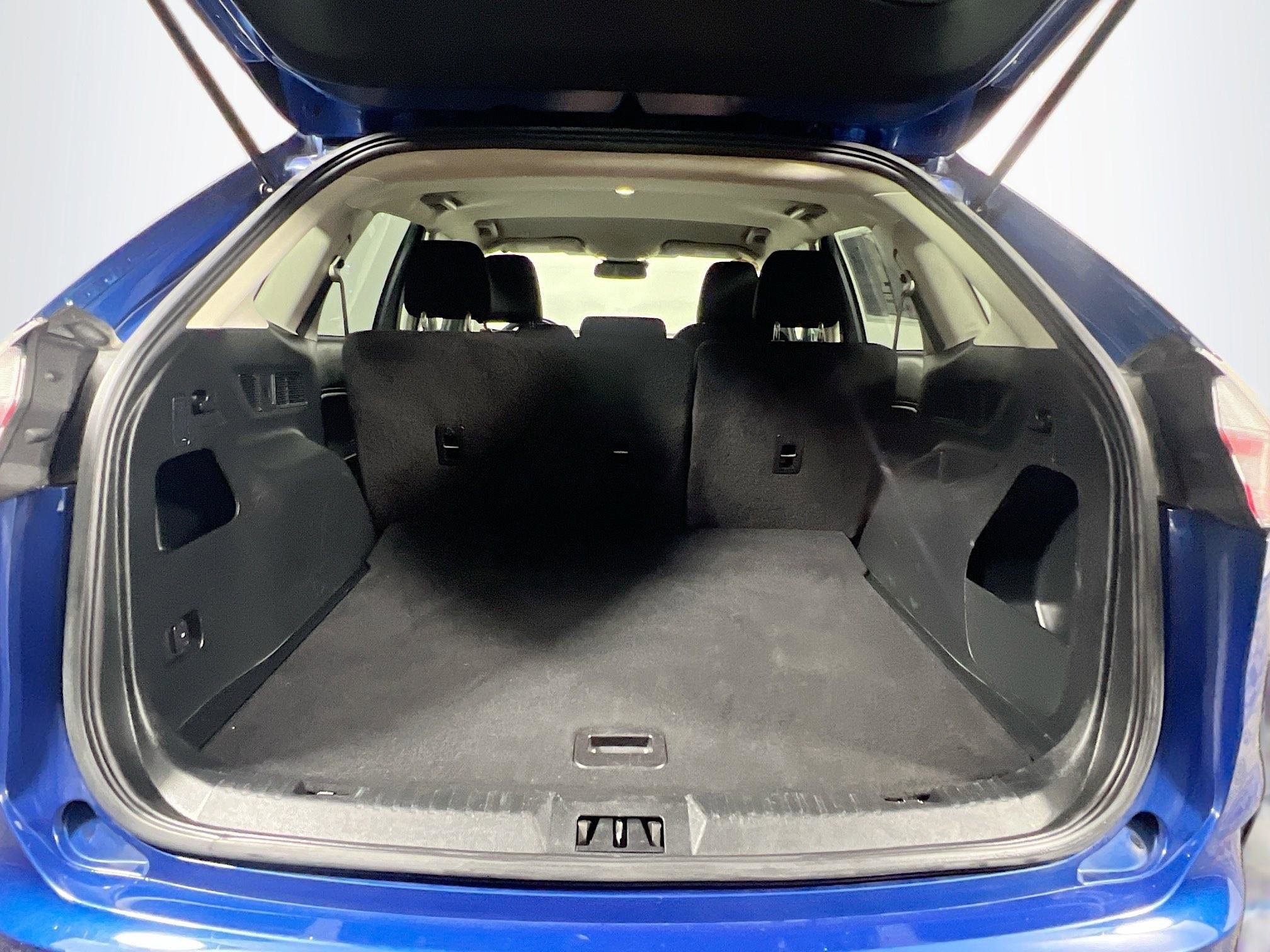 Used 2022 Ford Edge SE image 34