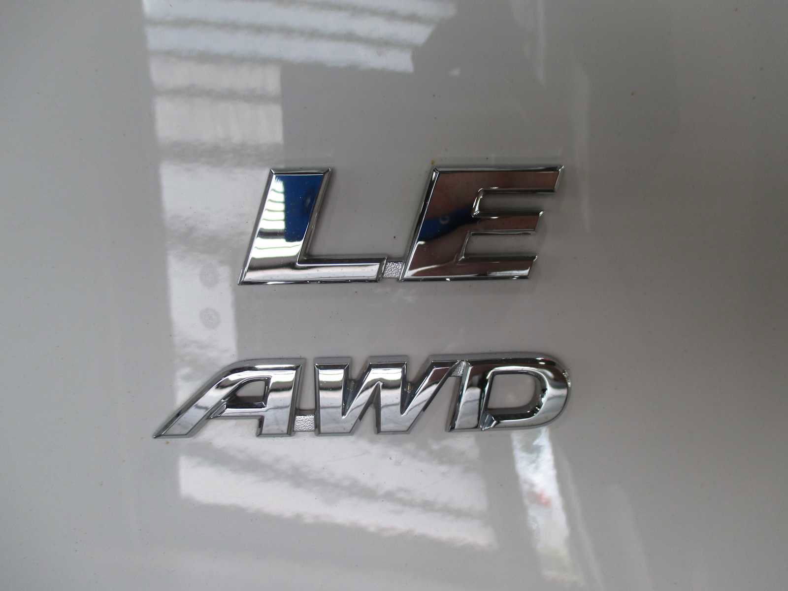 Used 2022 Toyota RAV4 LE image 32