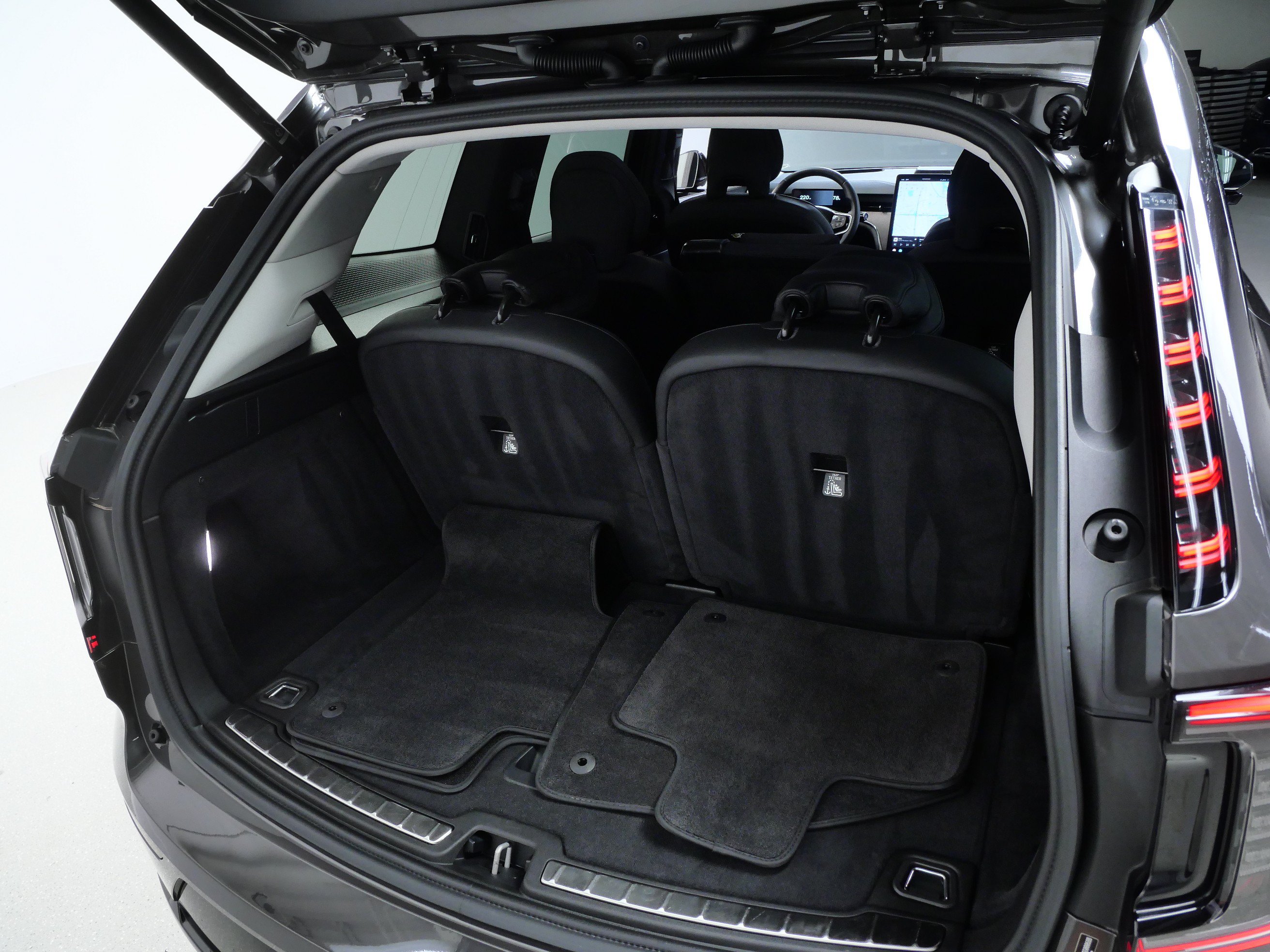 Used 2025 Volvo EX90 Plus AWD/4WD image 6