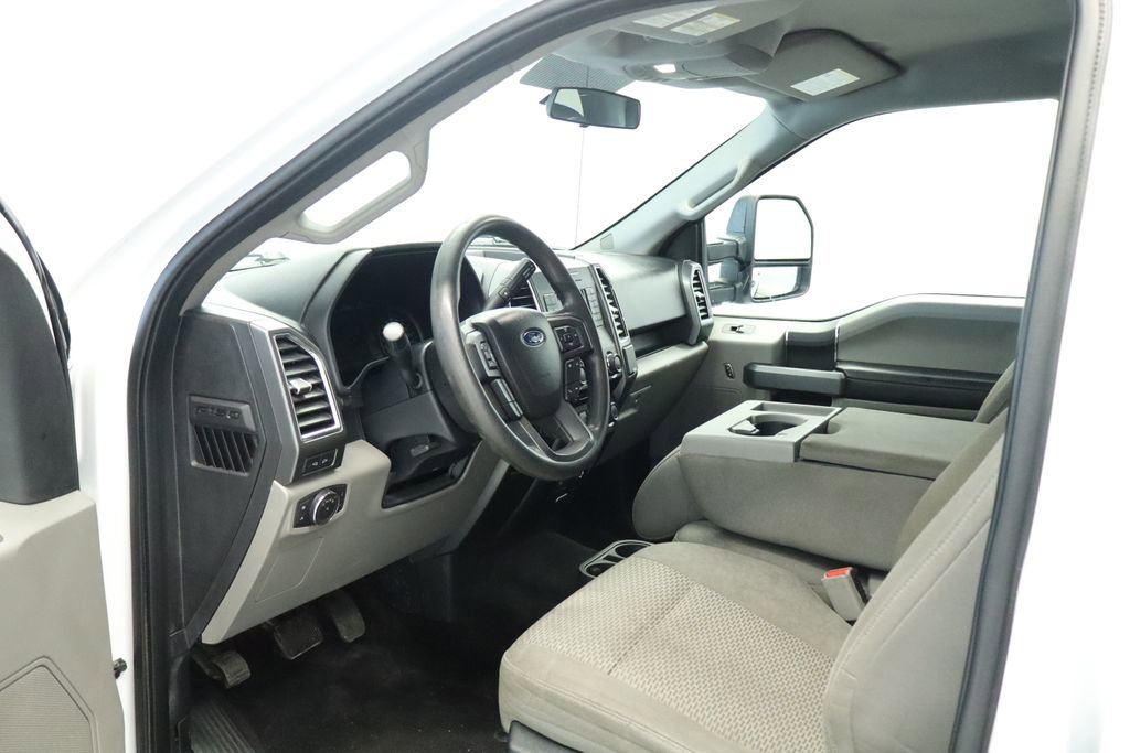 Used 2016 Ford F150 XLT w/ Heavy-Duty Payload Package image 30