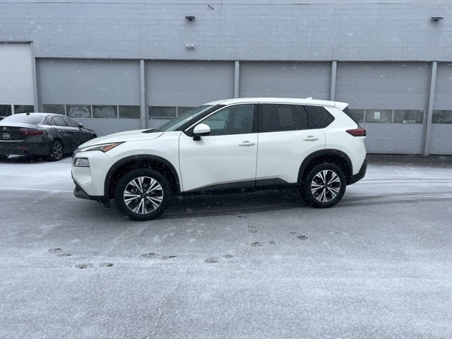 Used 2023 Nissan Rogue SV image 16