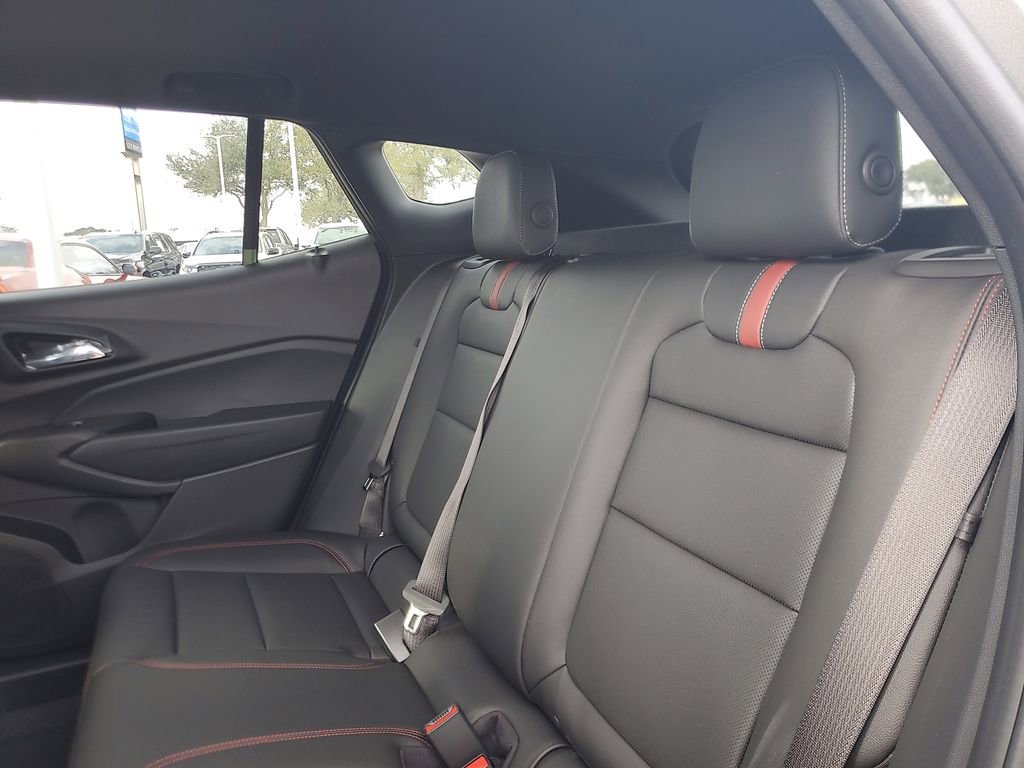 New 2026 Chevrolet Trax RS w/ Sunroof Package FWD image 9