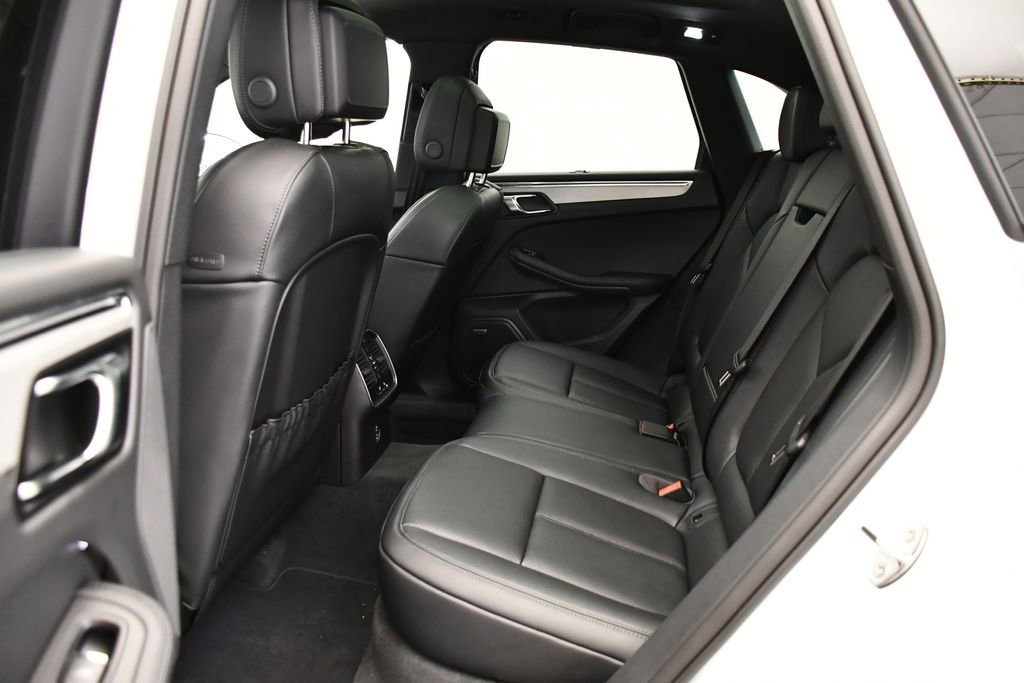 Used 2026 Porsche Macan AWD/4WD image 46