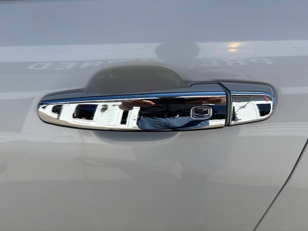 Certified 2018 Chevrolet Equinox LT AWD/4WD image 14