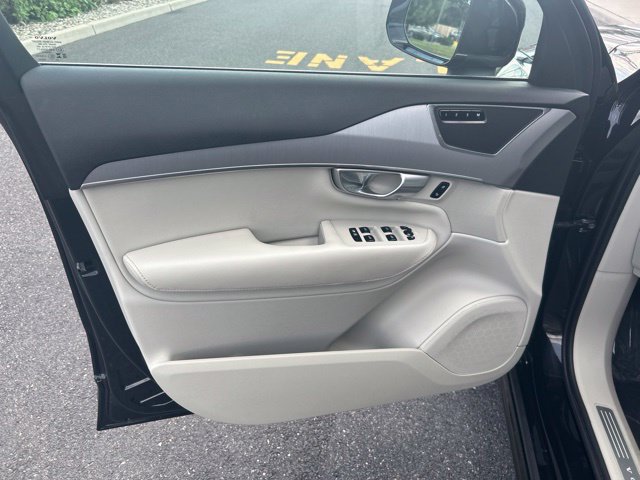 Certified 2024 Volvo XC90 B5 Core w/ Protection Package Premier AWD/4WD image 19
