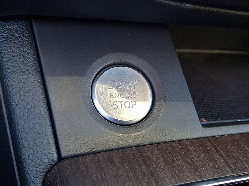 Used 2023 Audi Q5 e Premium w/ Convenience Package image 19