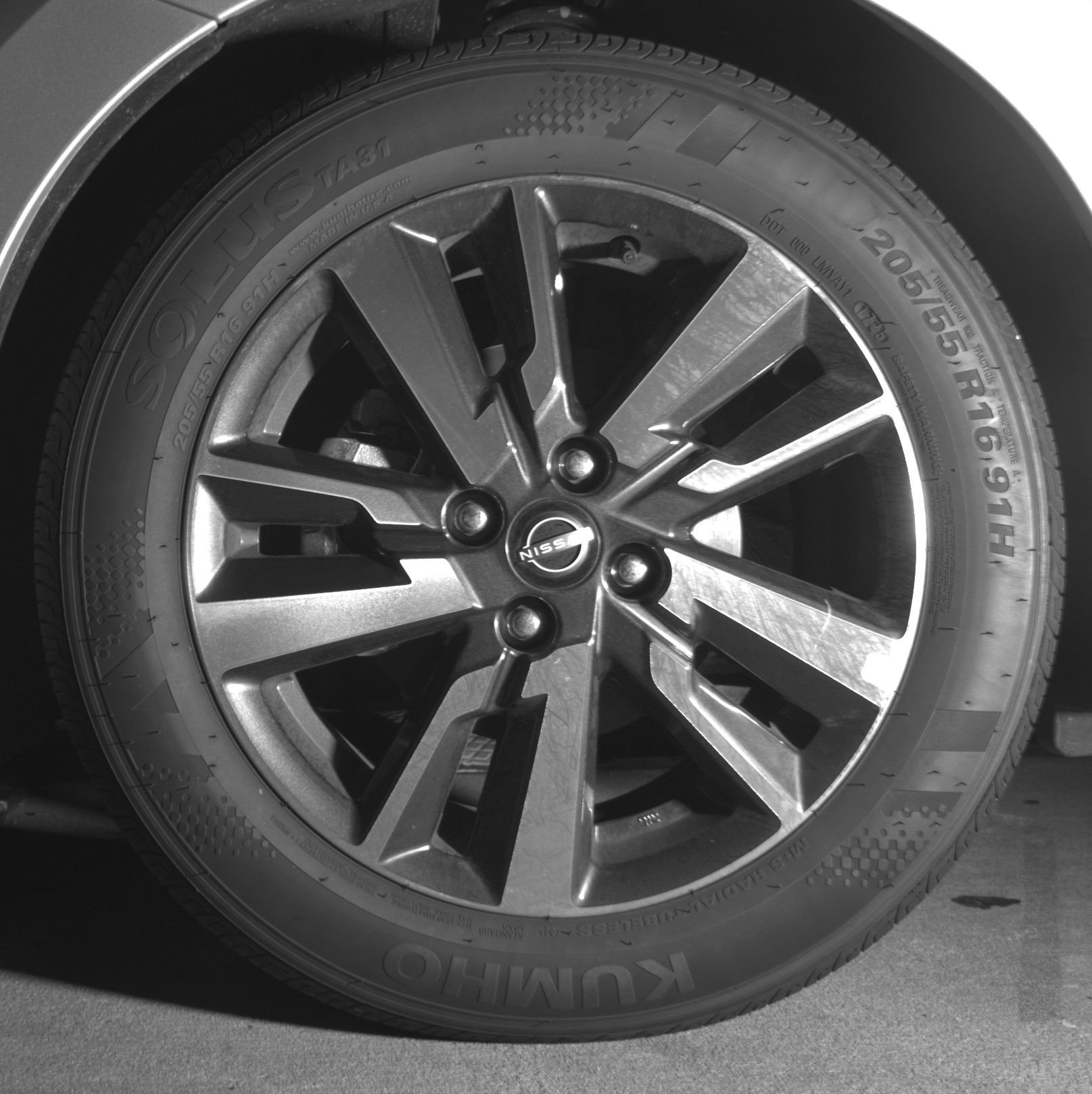 Used 2025 Nissan Versa SV image 12