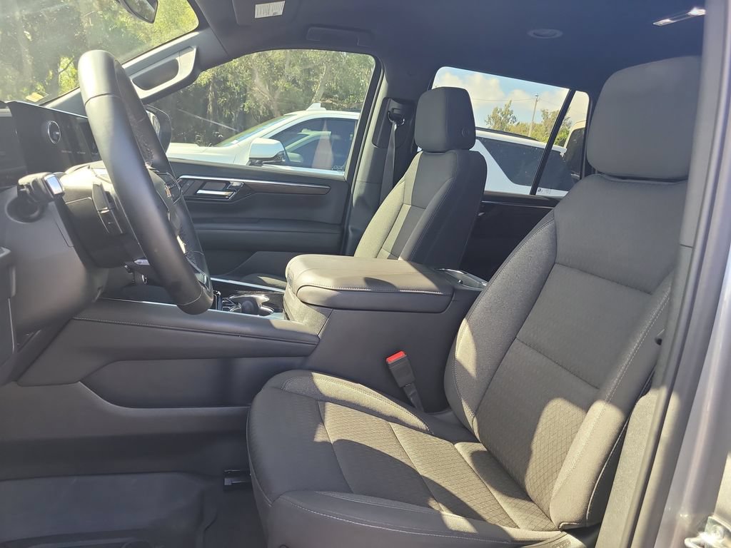 Used 2025 Chevrolet Tahoe LS RWD image 17