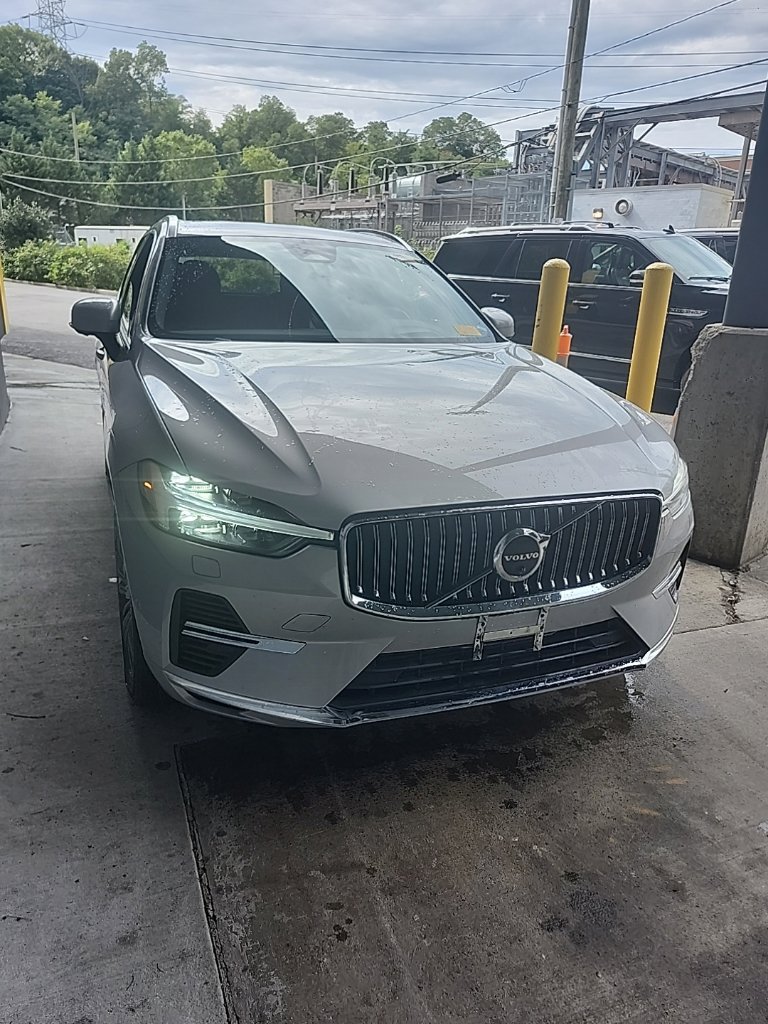Used 2022 Volvo XC60 T8 Inscription w/ Advanced Package AWD/4WD image 6