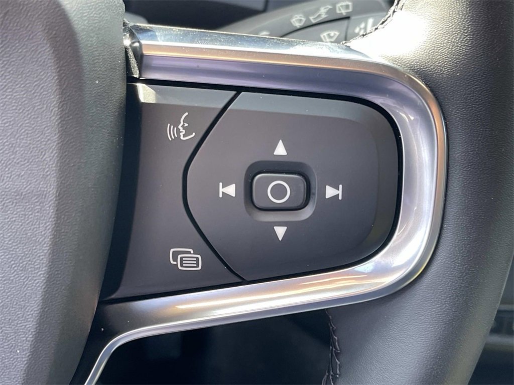 Used 2024 Volvo XC40 Recharge Plus w/ Protection Package Premier image 38