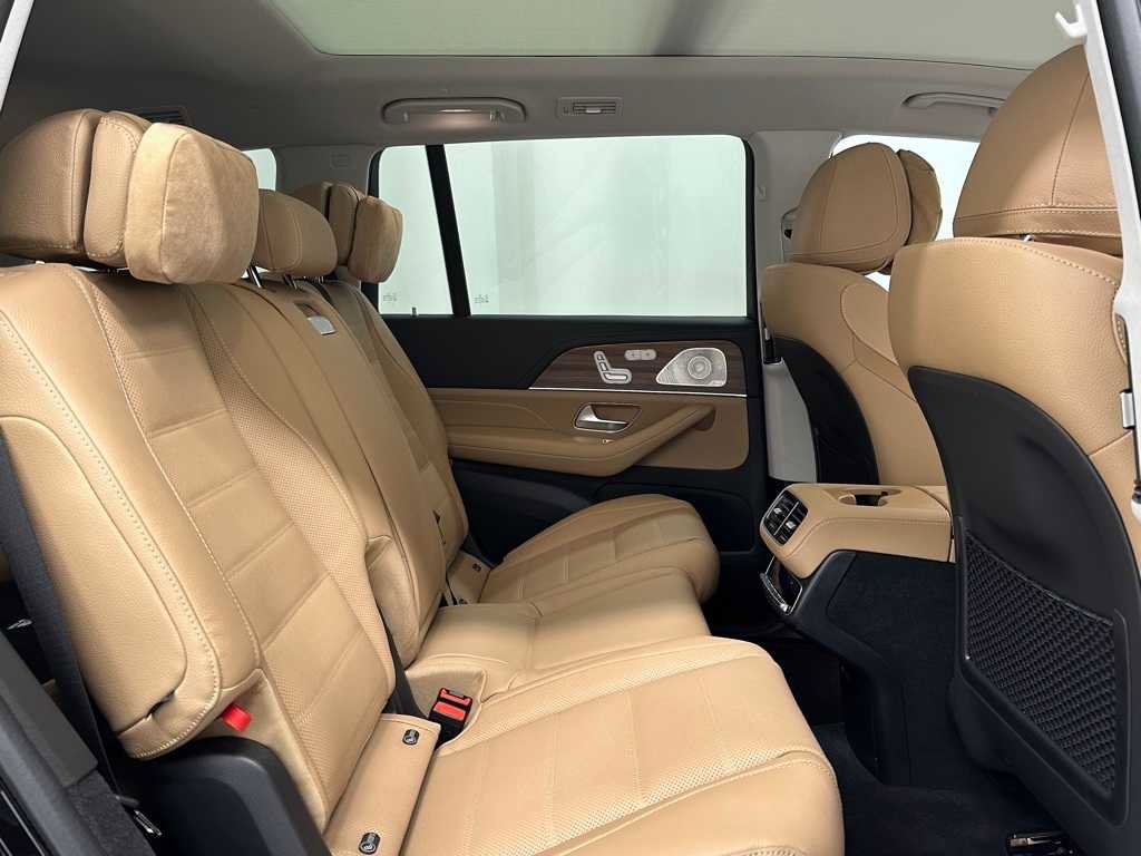 Used 2025 Mercedes-Benz GLS 580 4MATIC image 19