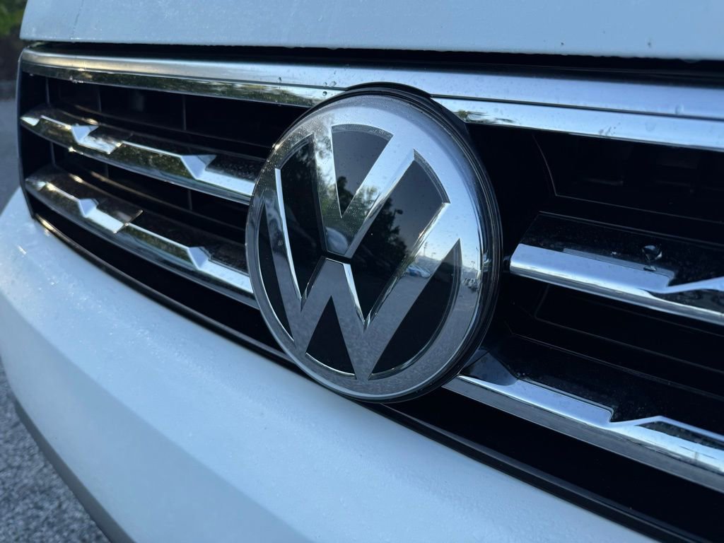 Used 2020 Volkswagen Tiguan S image 6