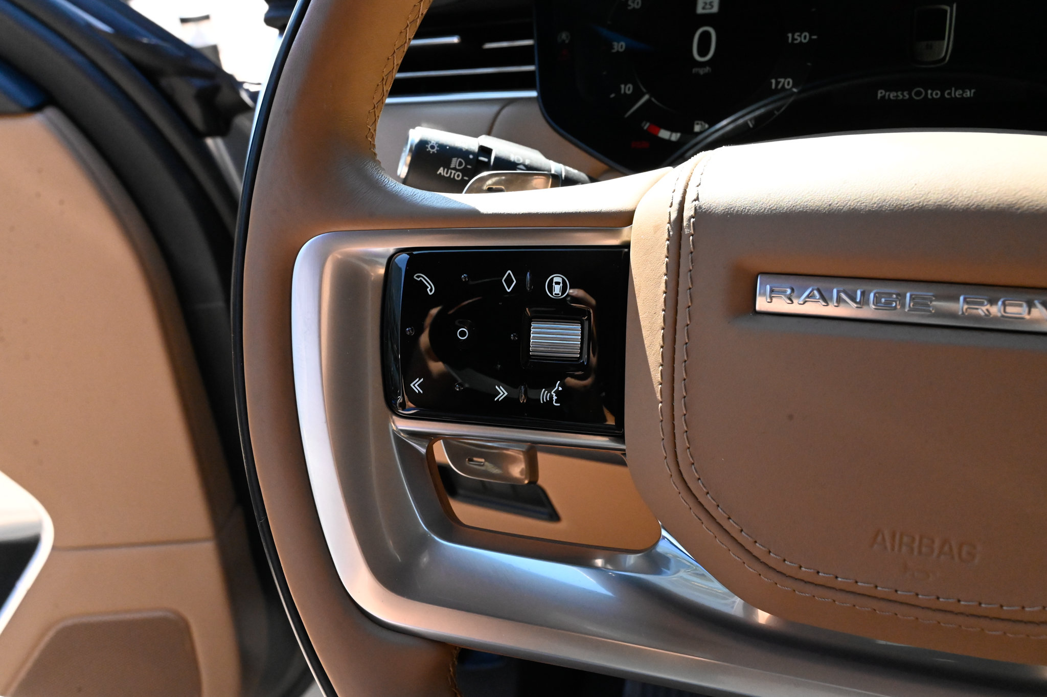 Used 2025 Land Rover Range Rover SE AWD/4WD image 23