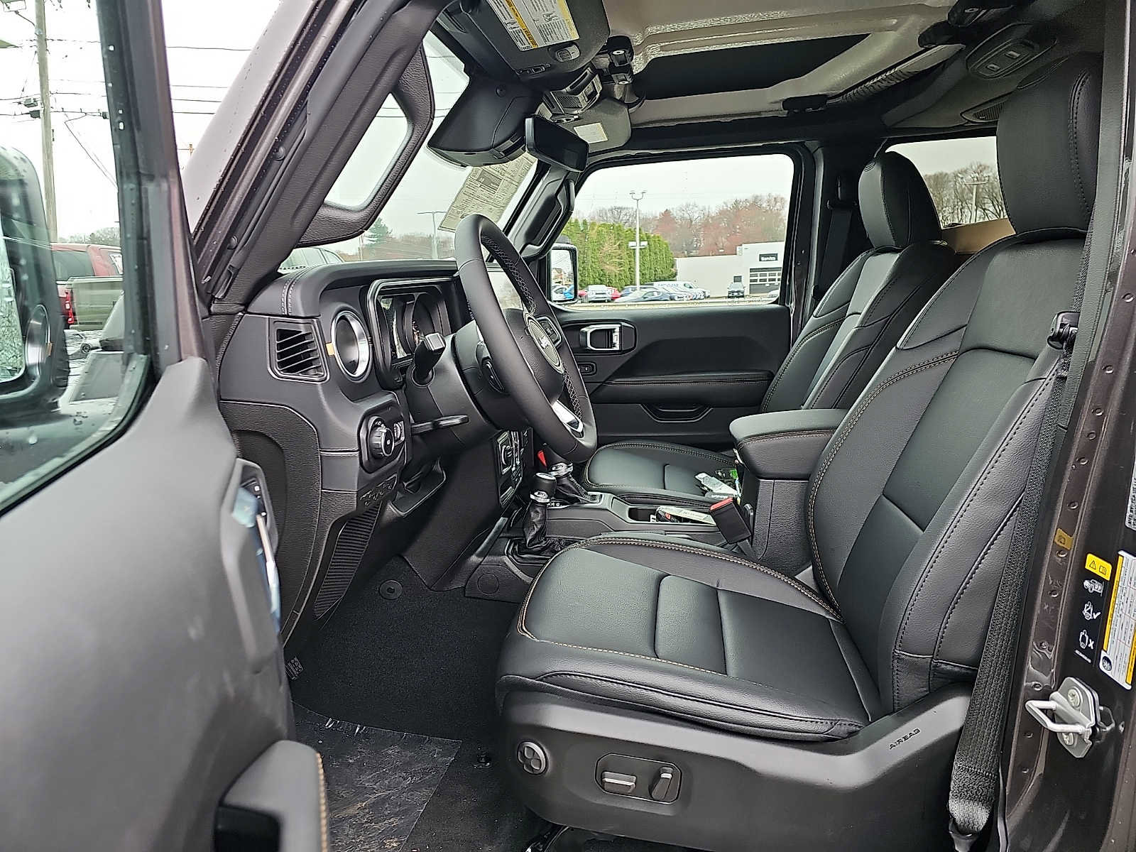 New 2026 Jeep Wrangler Unlimited Sahara AWD/4WD image 9