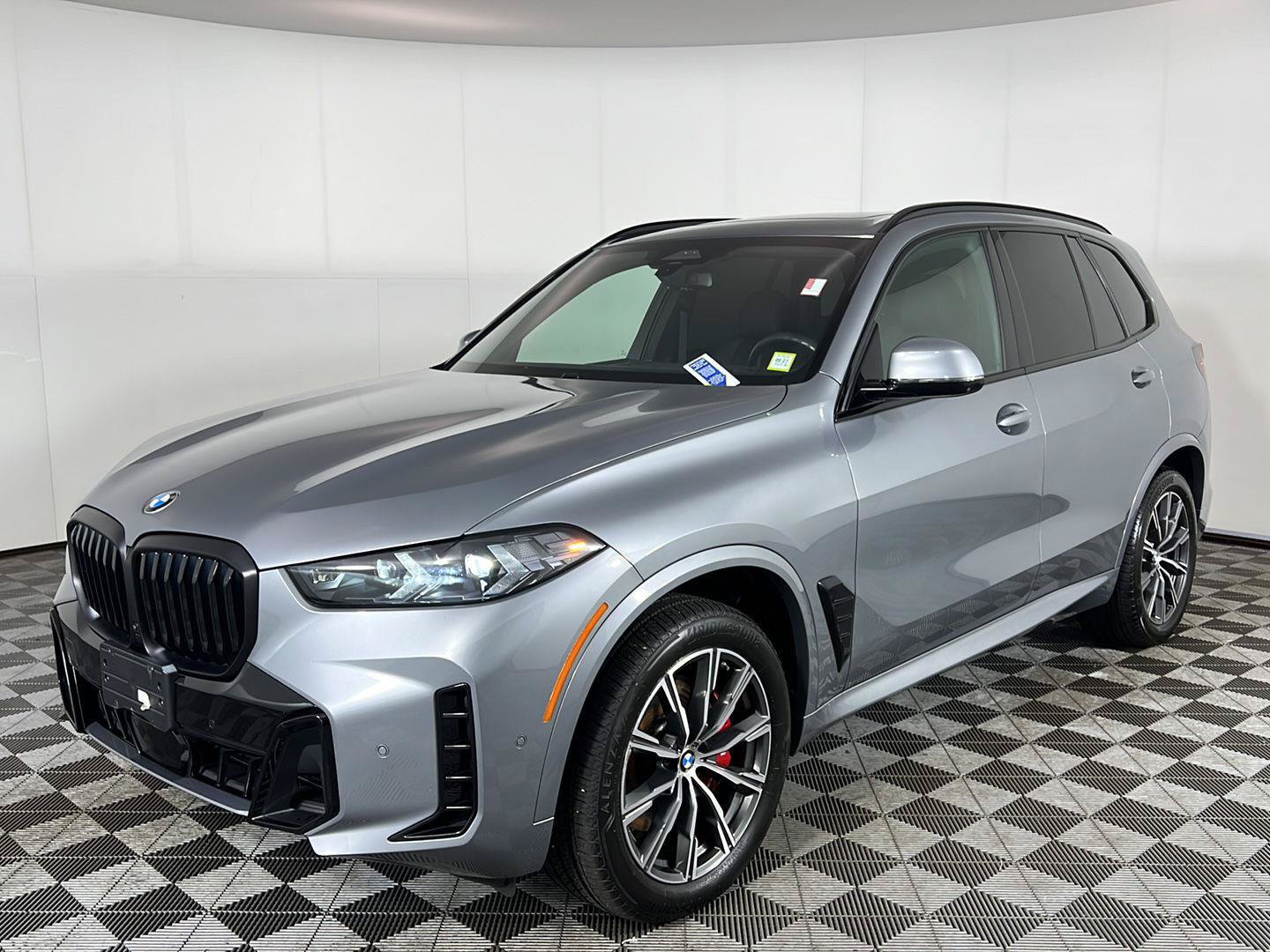 Certified 2024 BMW X5 xDrive40i w/ M Sport Package AWD/4WD image 13
