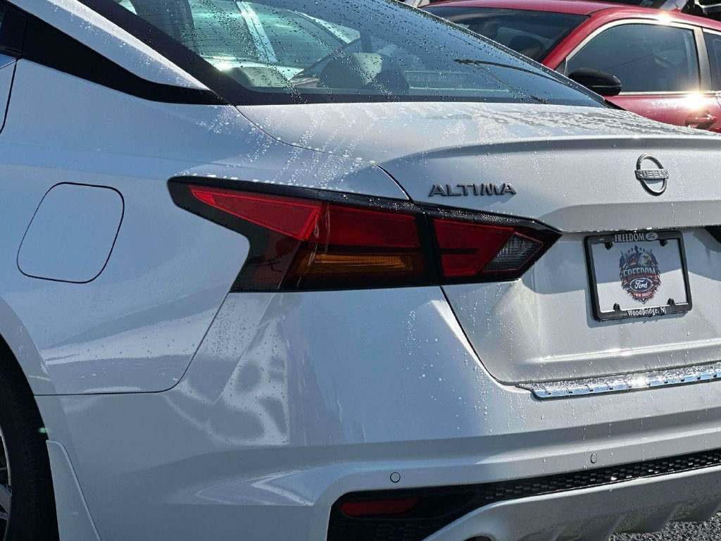 Used 2023 Nissan Altima 2.5 SL FWD image 9