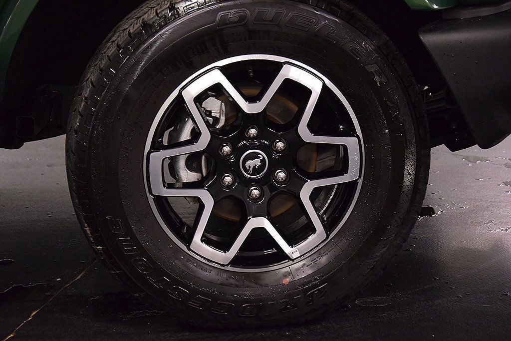 Used 2025 Ford Bronco Outer Banks image 10