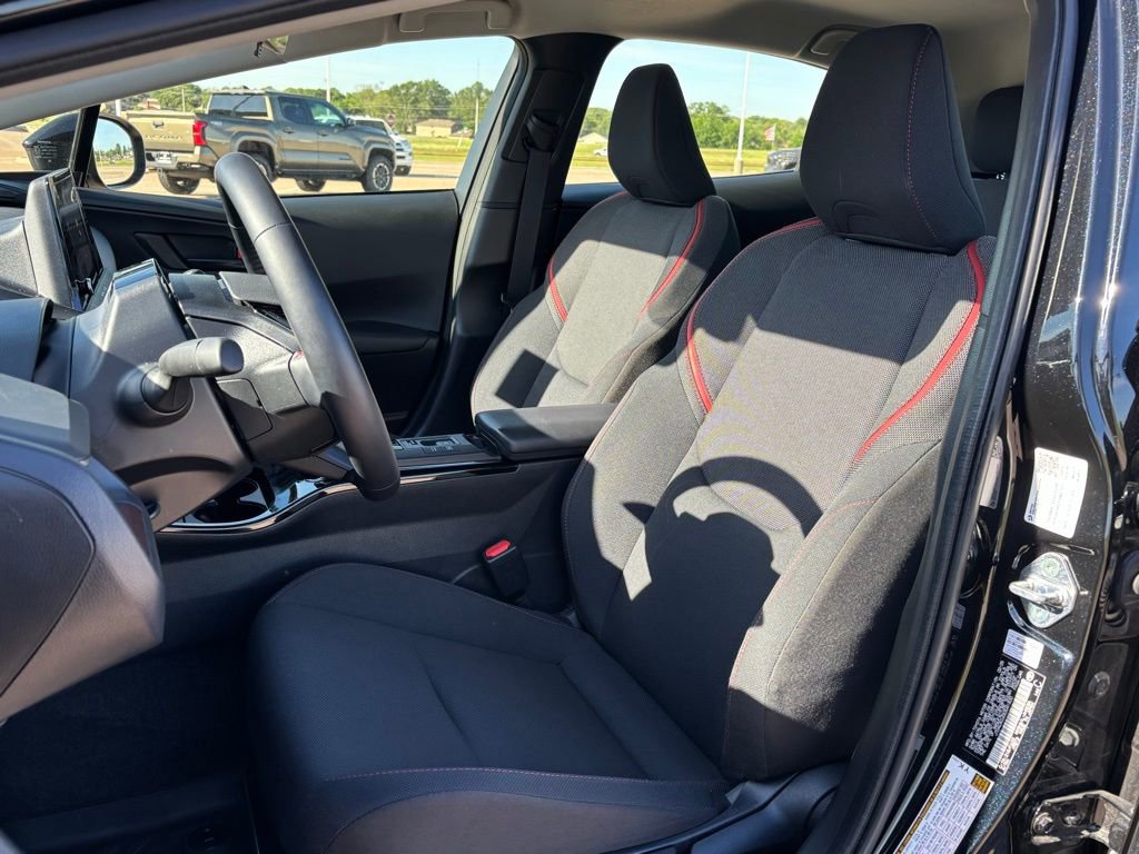 Used 2025 Toyota Prius Plug-In Hybrid FWD image 11