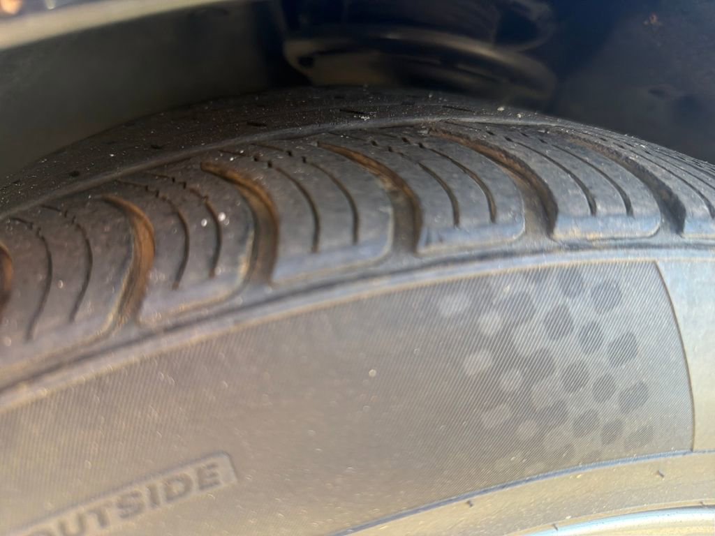 Used 2021 Chevrolet Camaro LT image 34