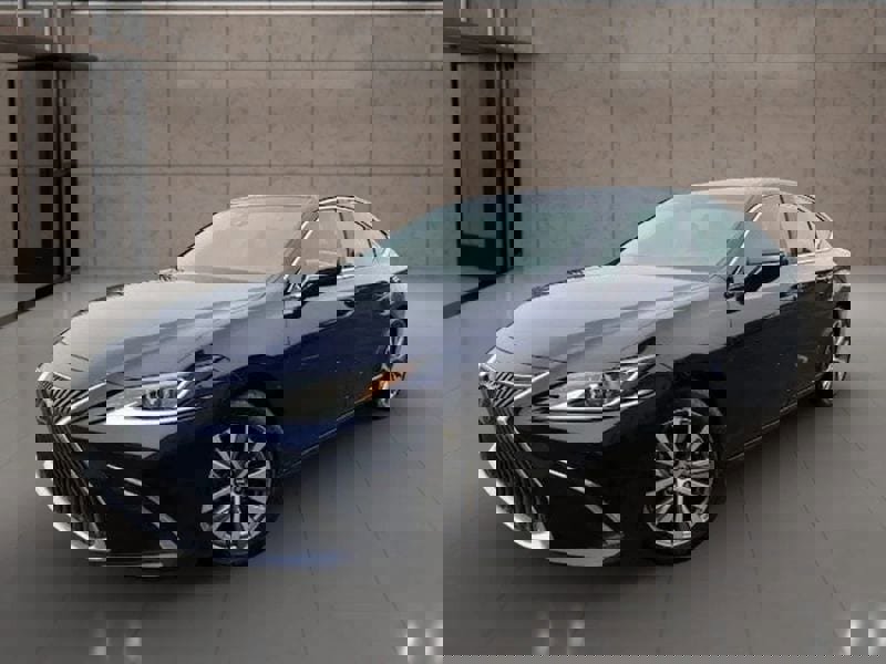 Used 2021 Lexus ES 300h w/ Accessory Package image 3