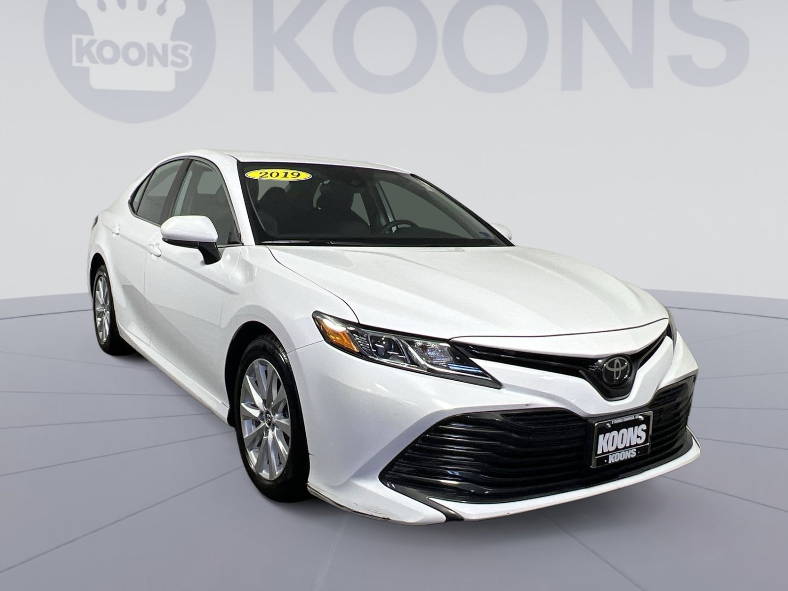Used 2019 Toyota Camry LE FWD image 5