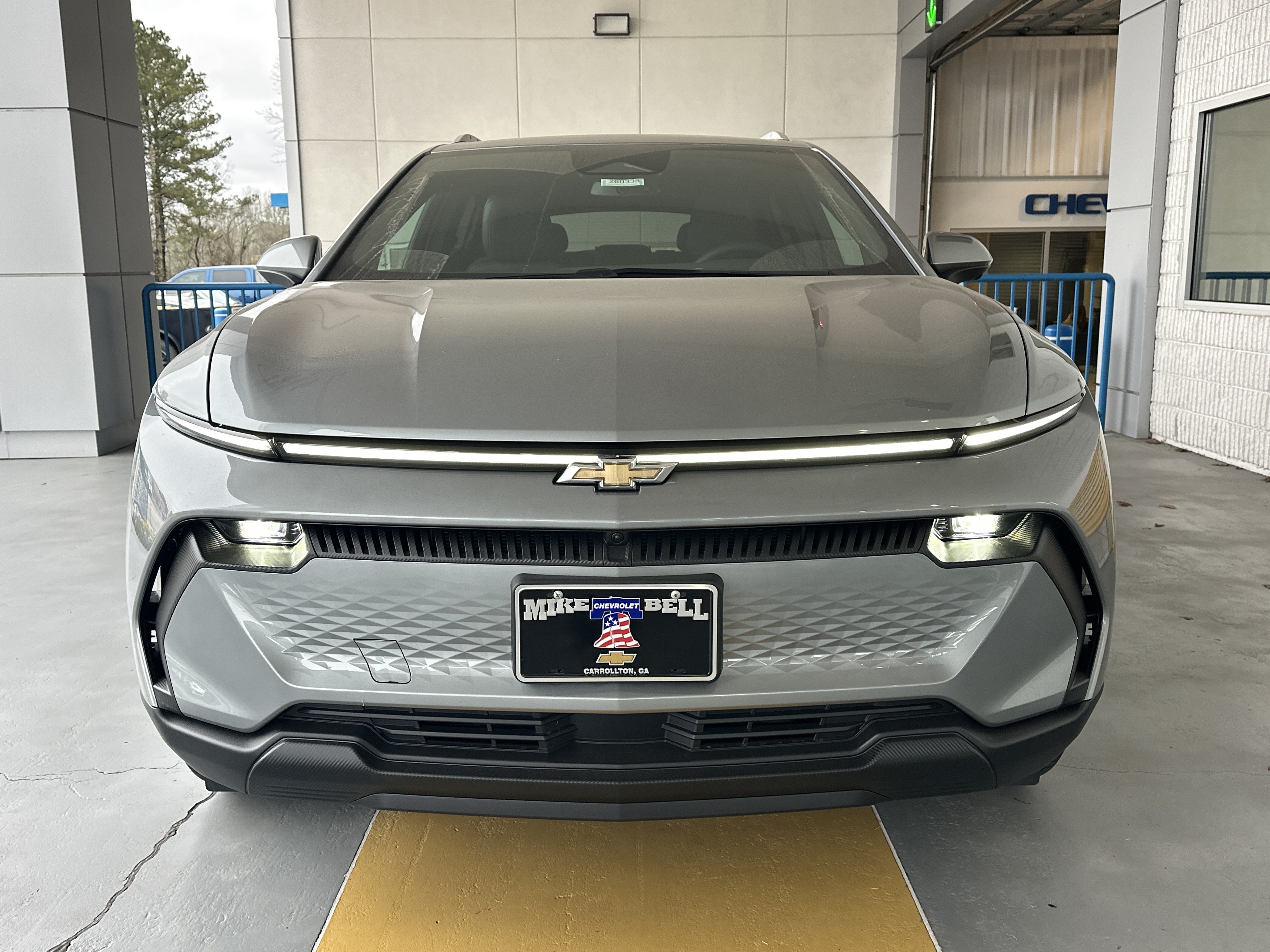 New 2026 Chevrolet Equinox EV LT AWD/4WD image 3