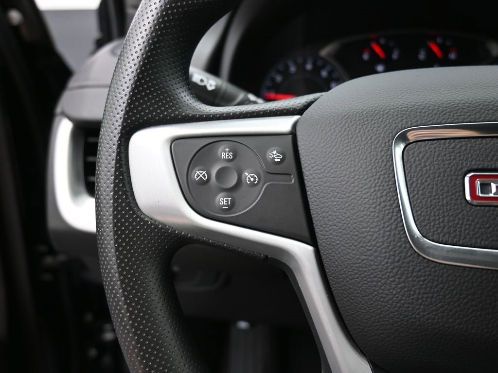 Used 2024 GMC Terrain SLE image 30