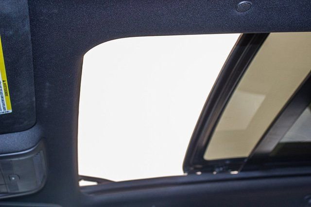 Used 2021 Cadillac XT5 Premium Luxury w/ LPO, Floor Liner Package image 19