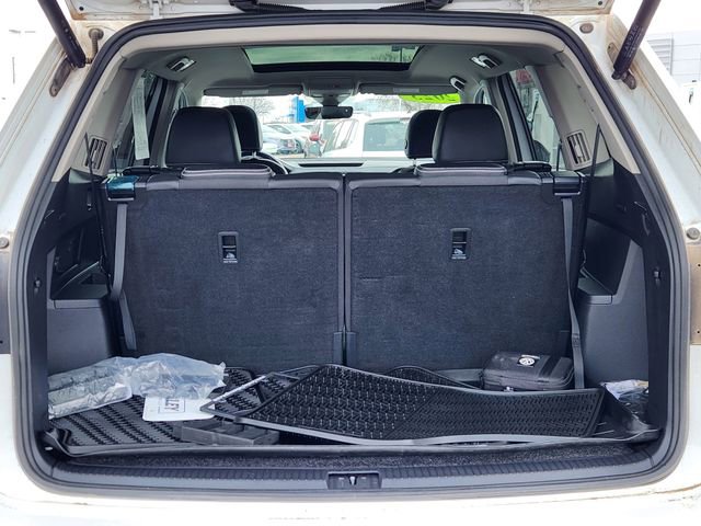 Certified 2023 Volkswagen Atlas SEL Premium image 11
