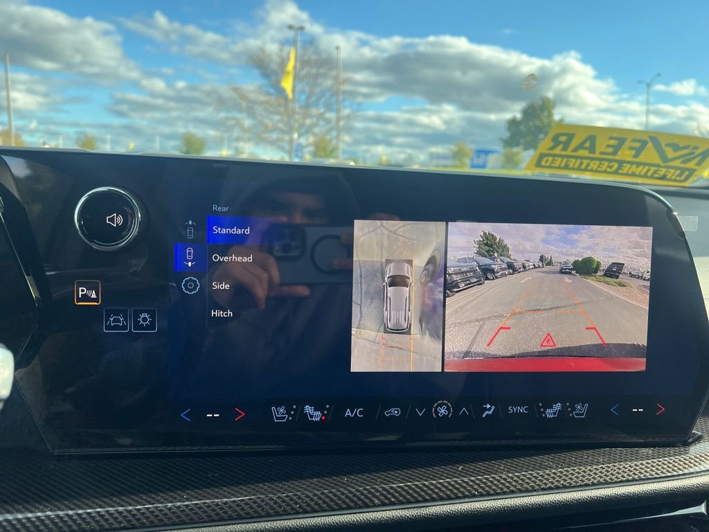 New 2026 Chevrolet Traverse High Country w/ LPO, Floor Liner Package image 19