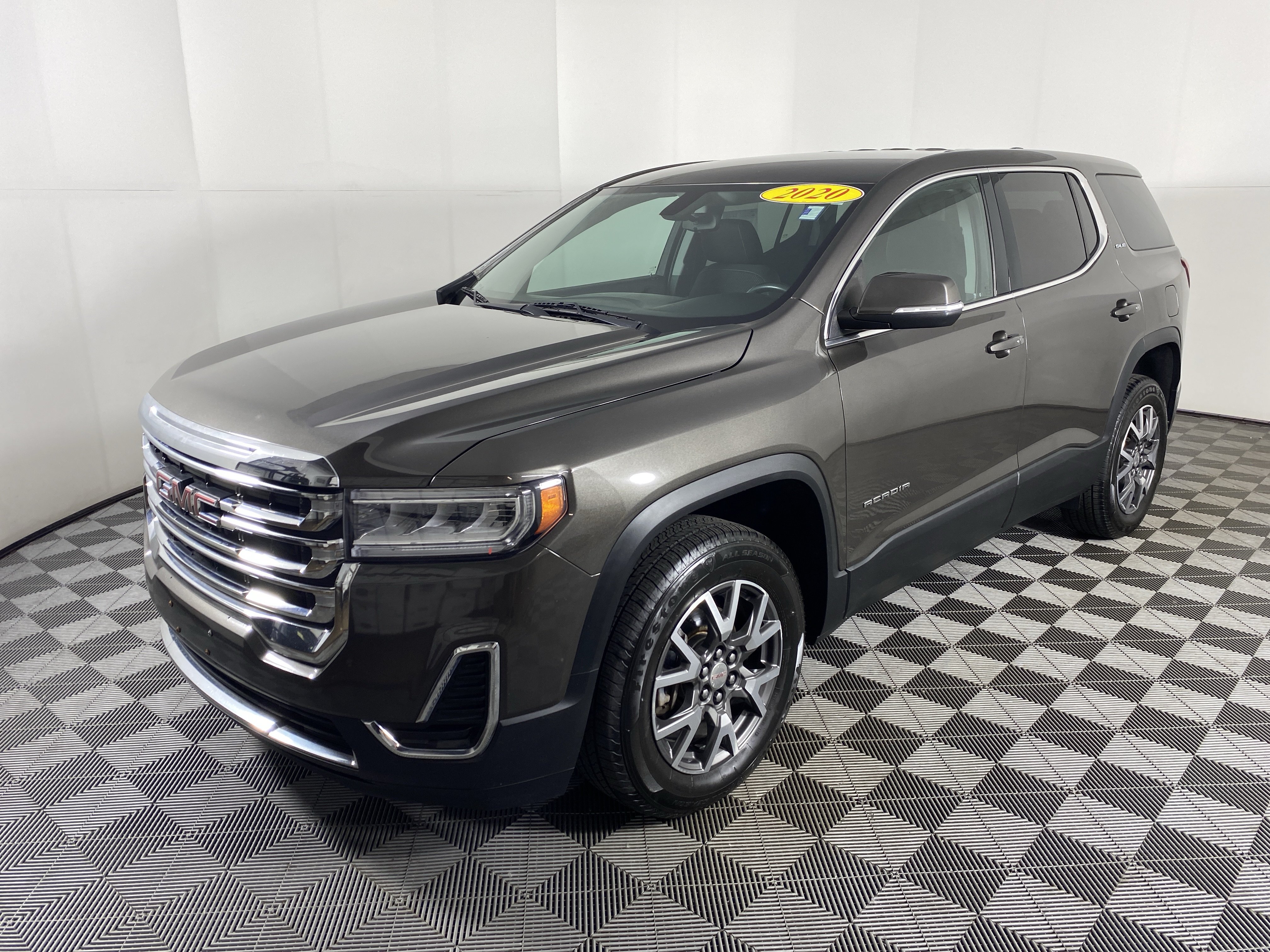 Used 2020 GMC Acadia SLE AWD/4WD image 9
