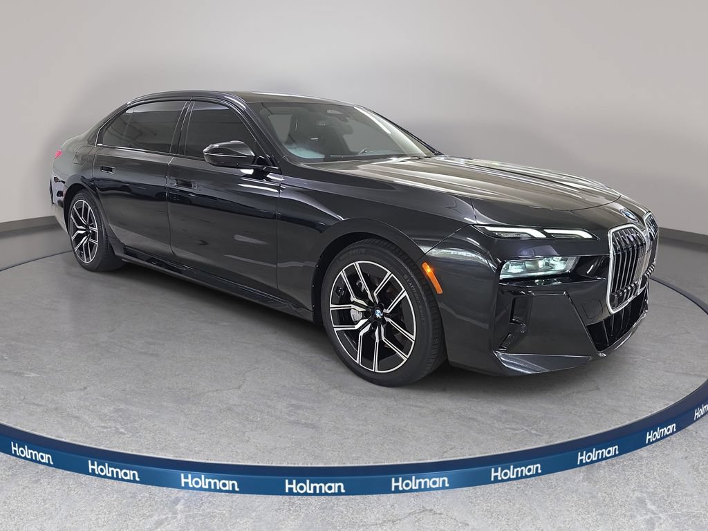 Certified 2024 BMW 750e xDrive w/ Premium Package AWD/4WD image 4
