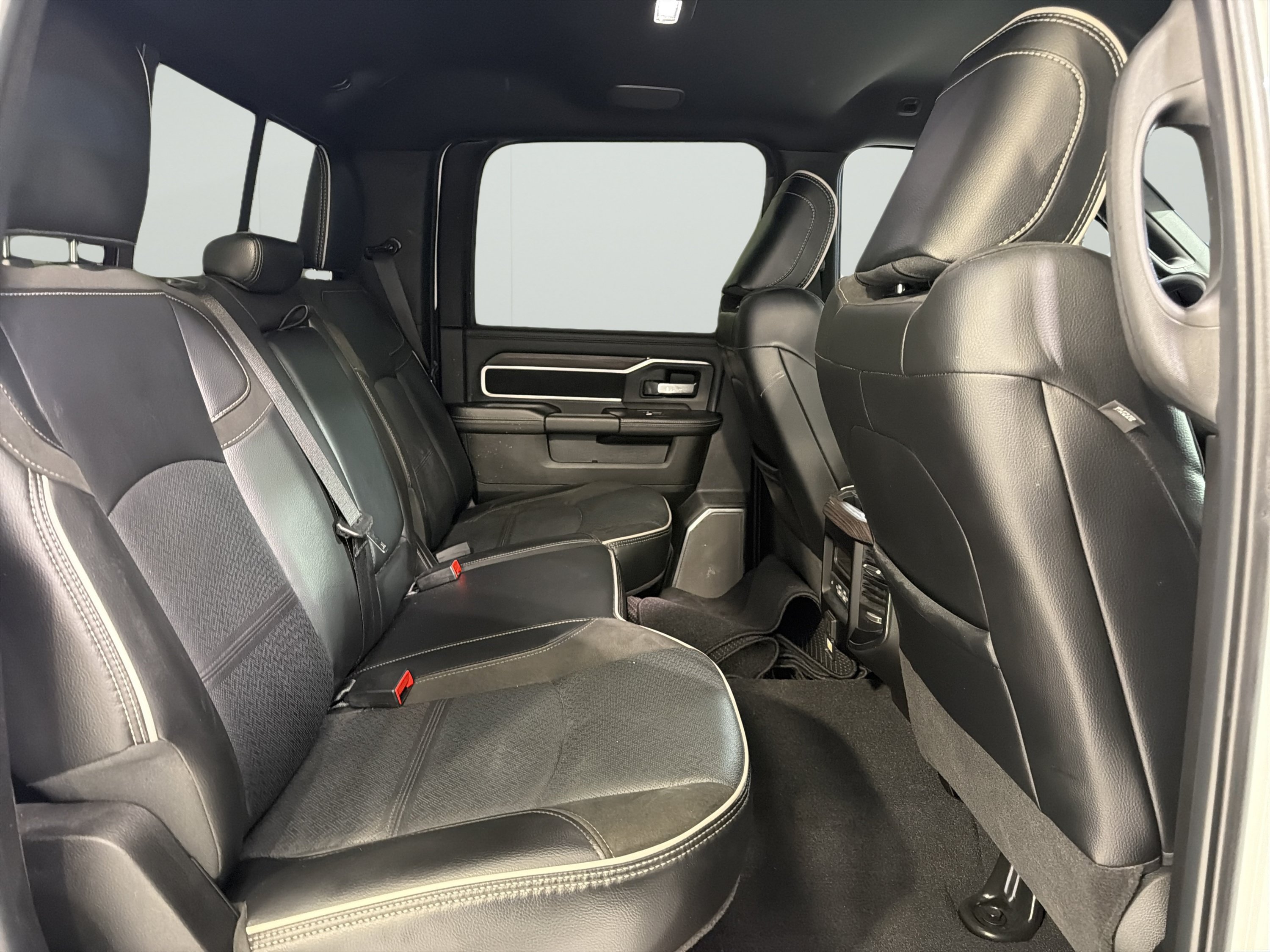 Used 2025 RAM 2500 Laramie AWD/4WD image 11