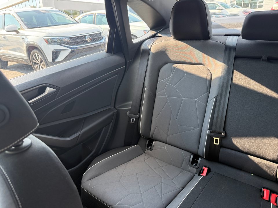 Used 2026 Volkswagen Jetta Sport FWD image 29