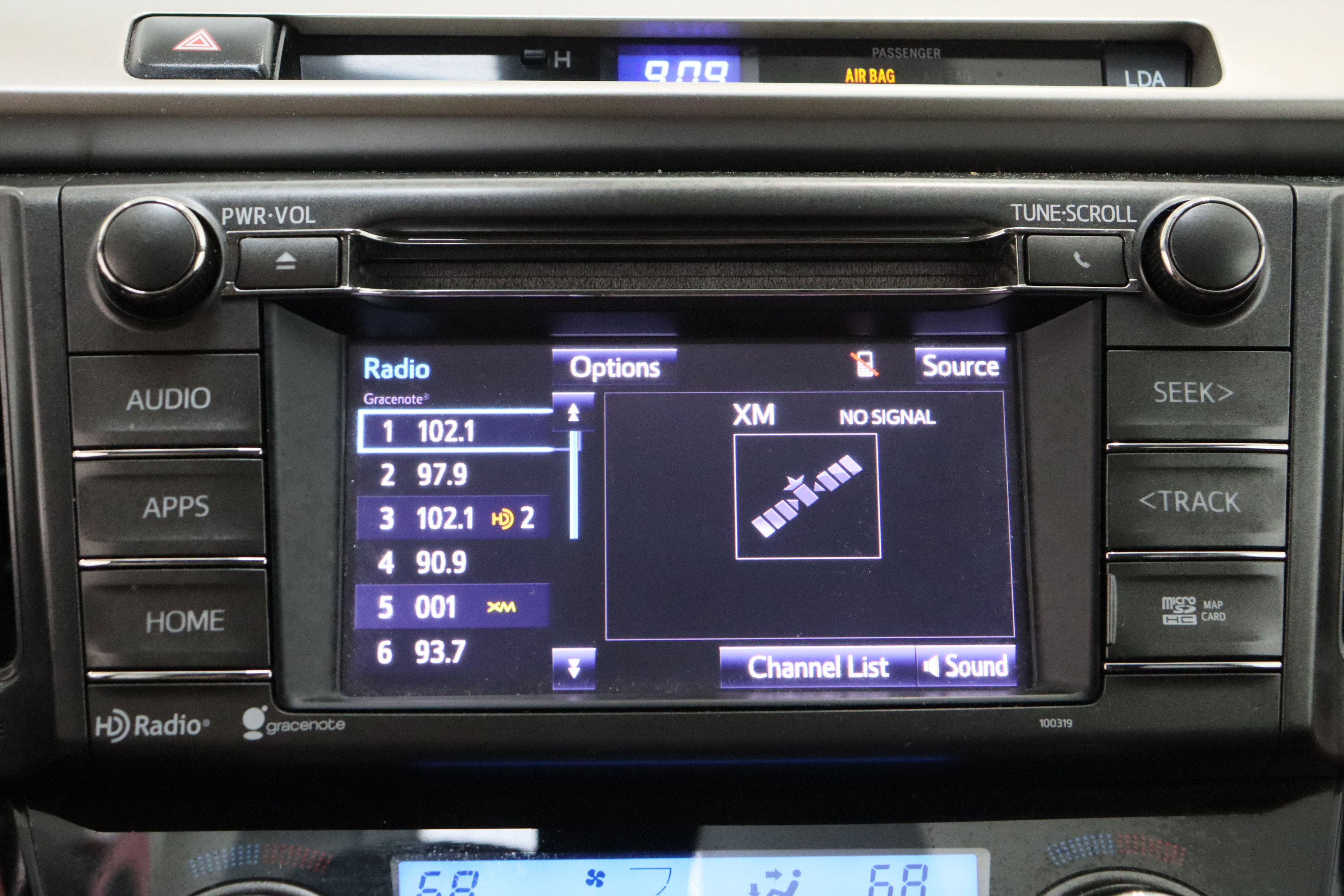 Used 2015 Toyota RAV4 Limited w/ Technology Package FWD image 19