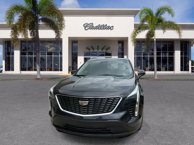 Certified 2023 Cadillac XT4 Luxury w/ Driver Awareness Package FWD image 4