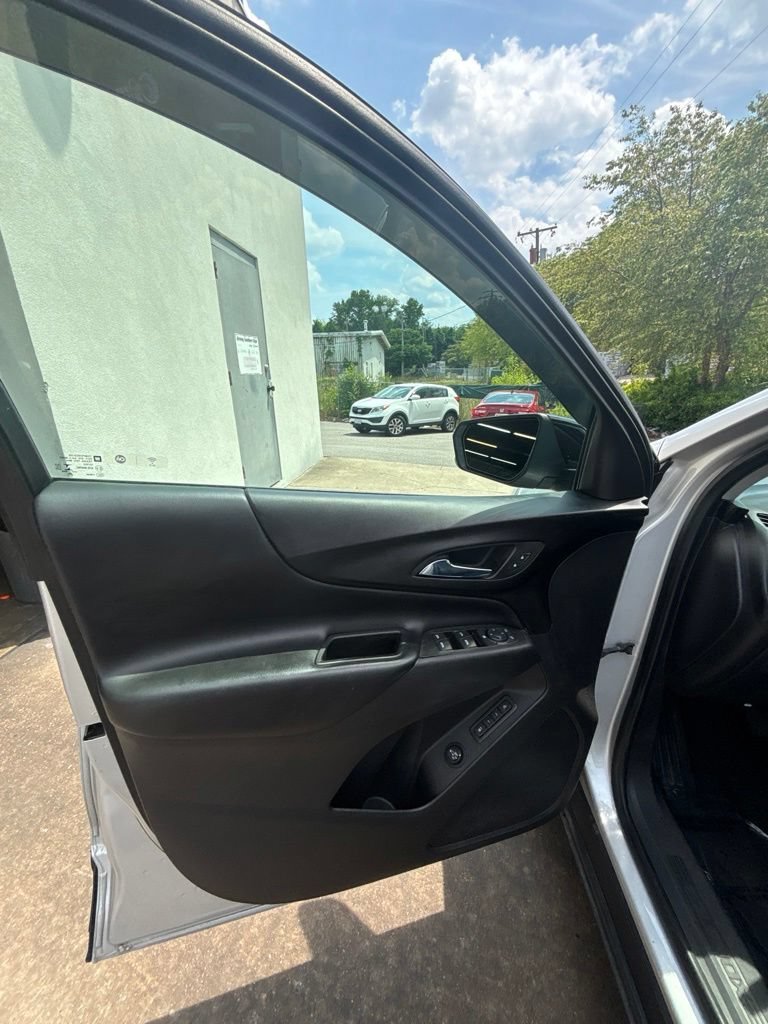 Used 2021 Chevrolet Equinox LT FWD image 13