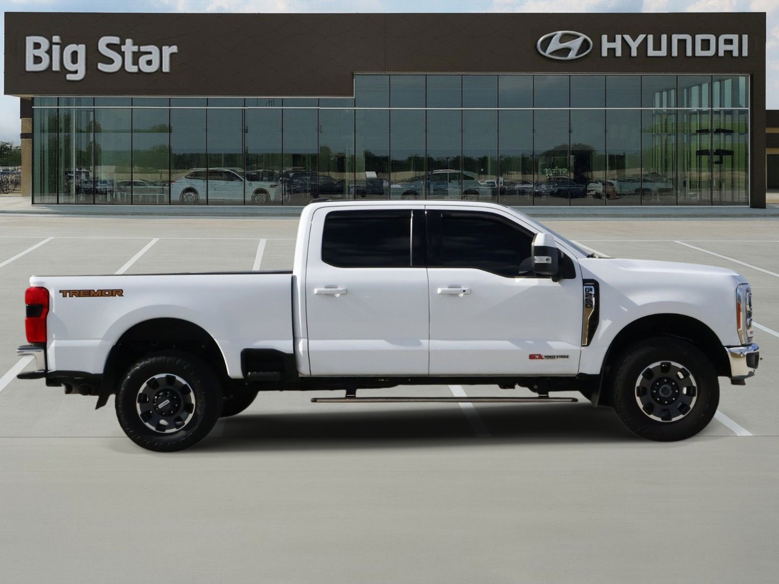 Used 2023 Ford F250 Lariat w/ Lariat Ultimate Package AWD/4WD image 5