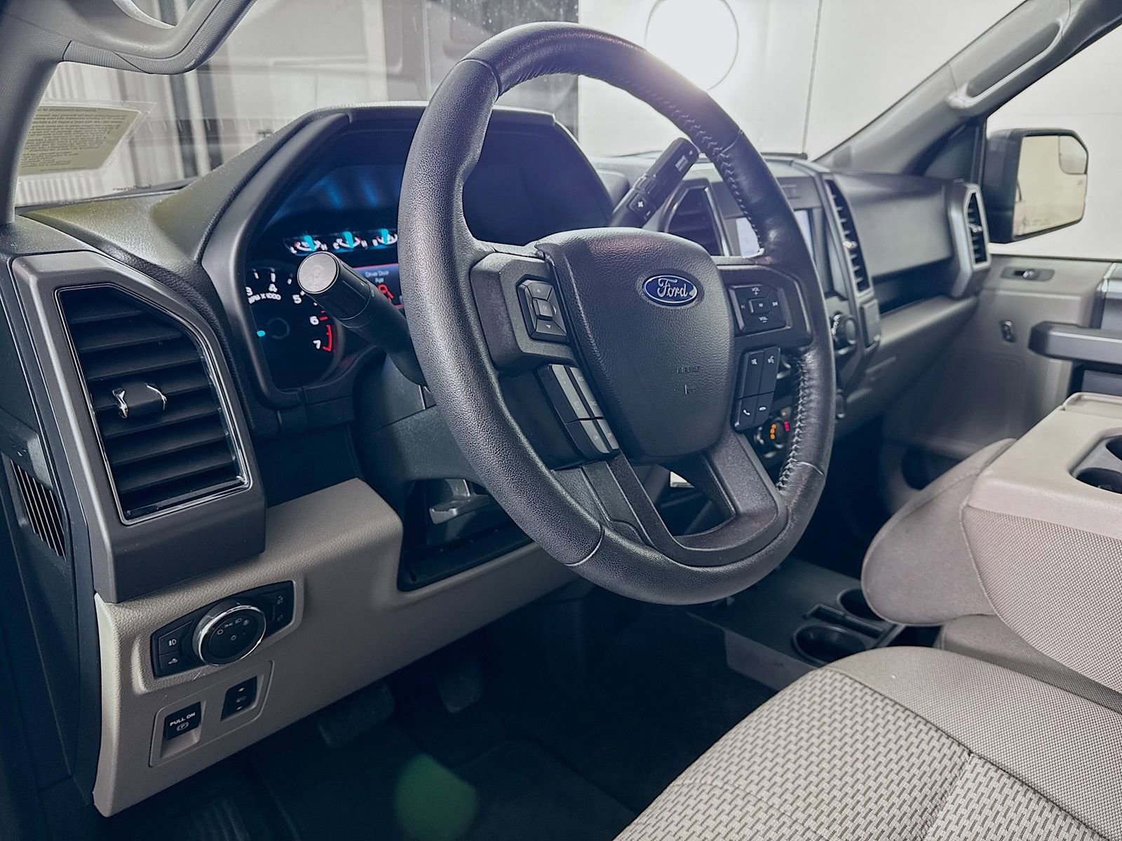 Used 2019 Ford F150 XLT w/ Equipment Group 302A Luxury image 7