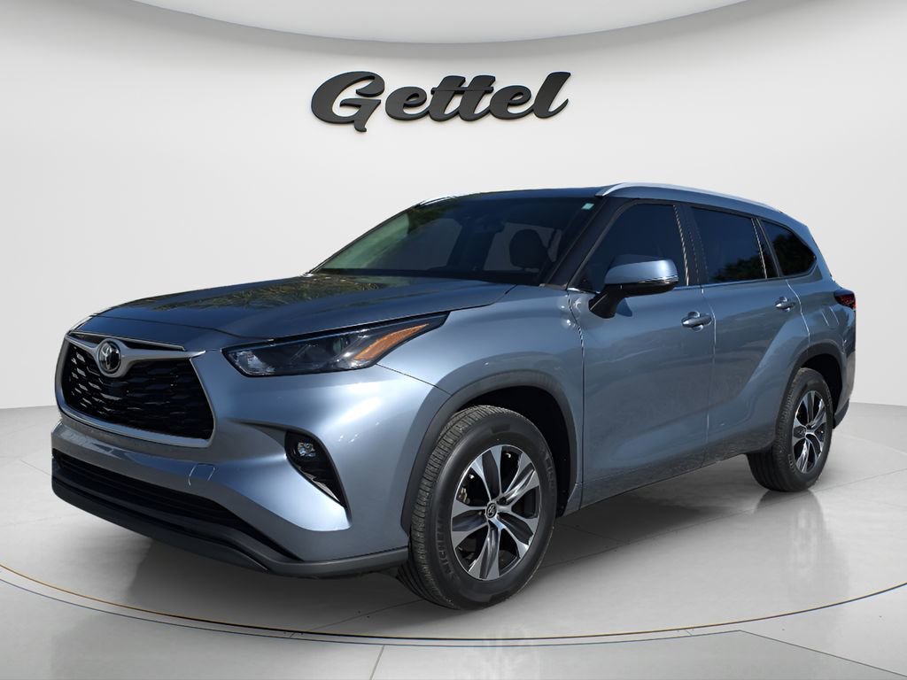 Used 2023 Toyota Highlander XLE image 9