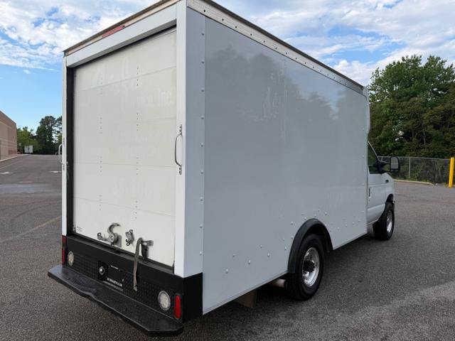 Used 2016 Ford E-350 and Econoline 350 Super Duty w/ Power Windows & Locks Group RWD image 4