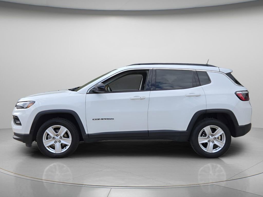 Used 2022 Jeep Compass Latitude image 3