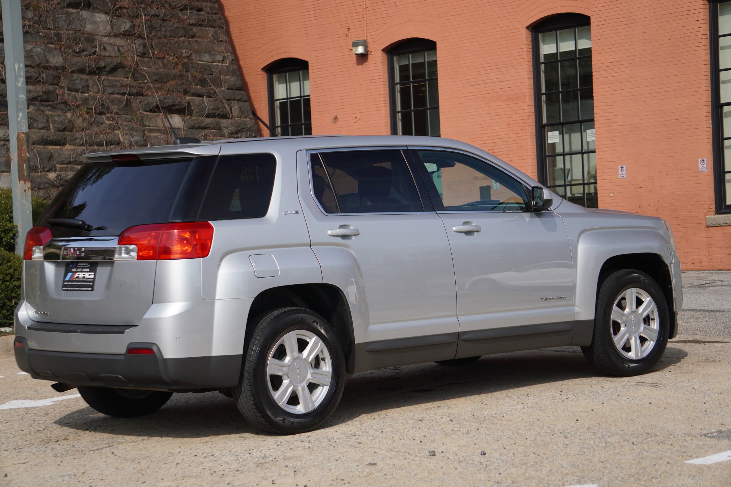 Used 2015 GMC Terrain SLE image 16