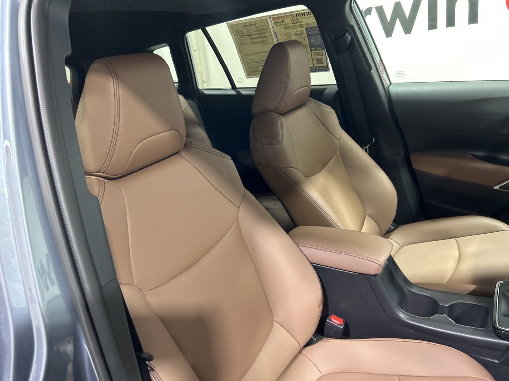 Used 2026 Toyota Corolla Cross XLE w/ Convenience Package image 14